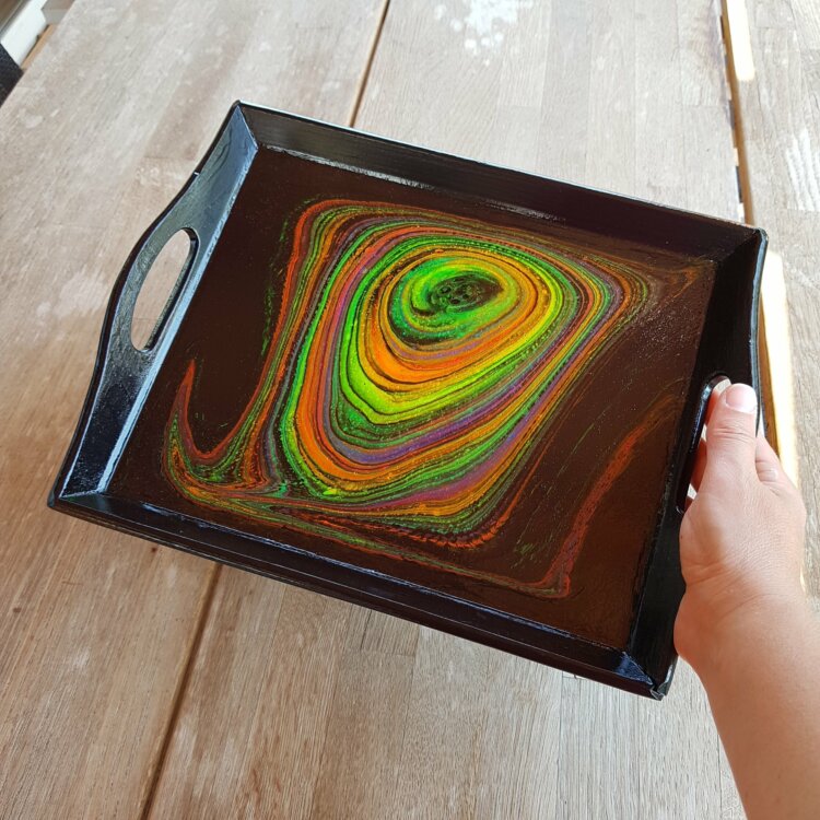 Plateau peint fluo
